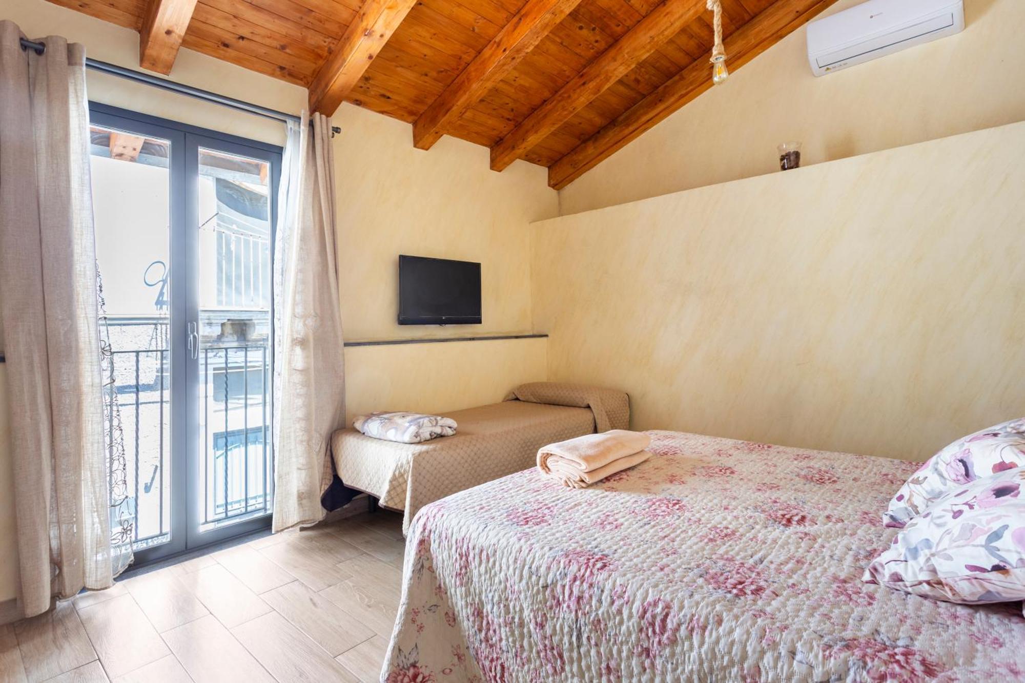 Mary'S House Bed & Breakfast Catania Exterior photo