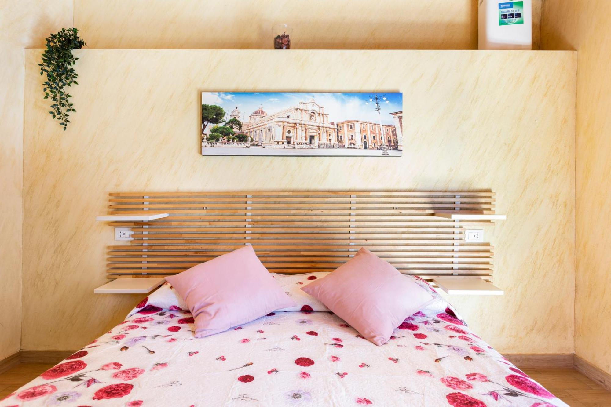 Mary'S House Bed & Breakfast Catania Room photo
