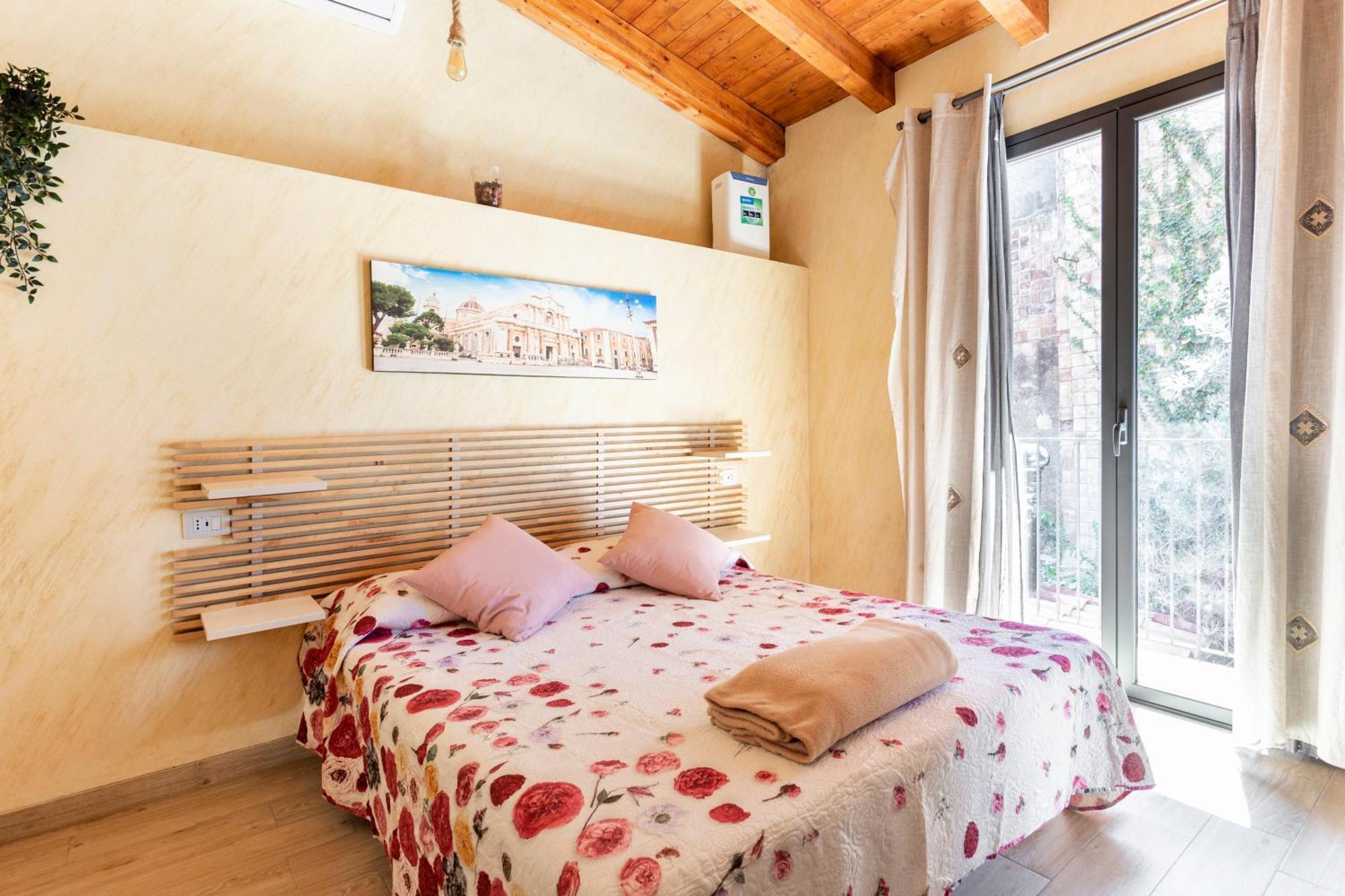 Mary'S House Bed & Breakfast Catania Exterior photo